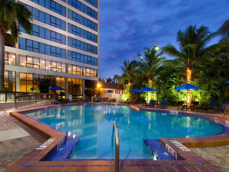 Holiday Inn Miami West - Airport Area By Ihg Hialeah Gardens Bagian luar foto