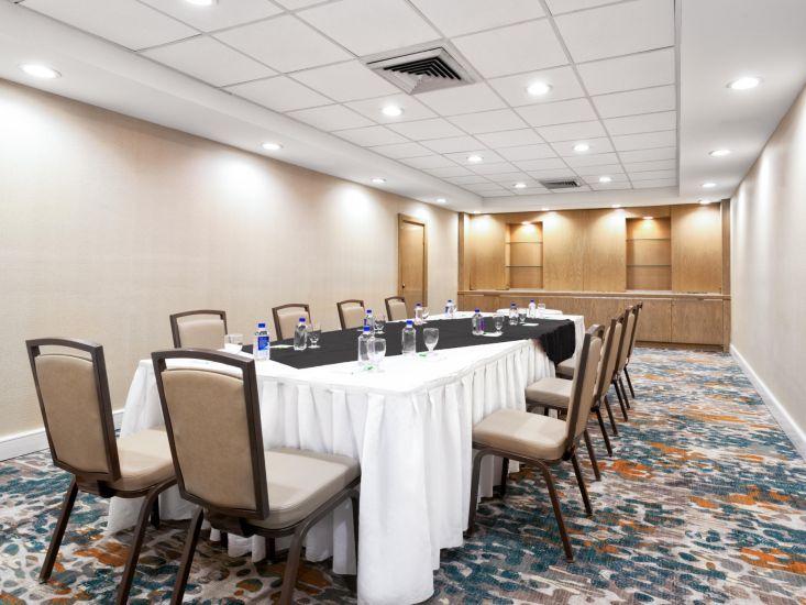 Holiday Inn Miami West - Airport Area By Ihg Hialeah Gardens Bagian luar foto